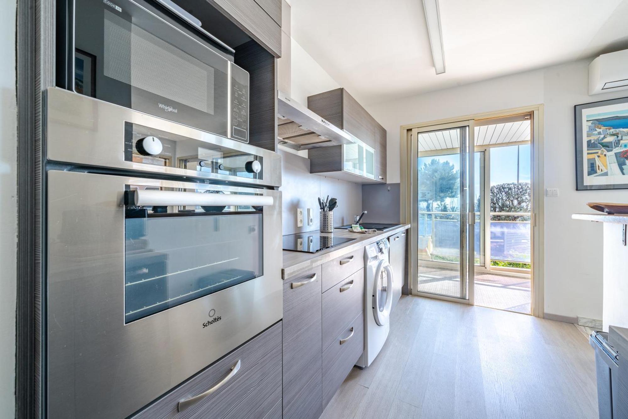 Magnifique 2 Pieces Vue Mer - Parking Proche Plage Saint-Laurent-du-Var Exterior photo