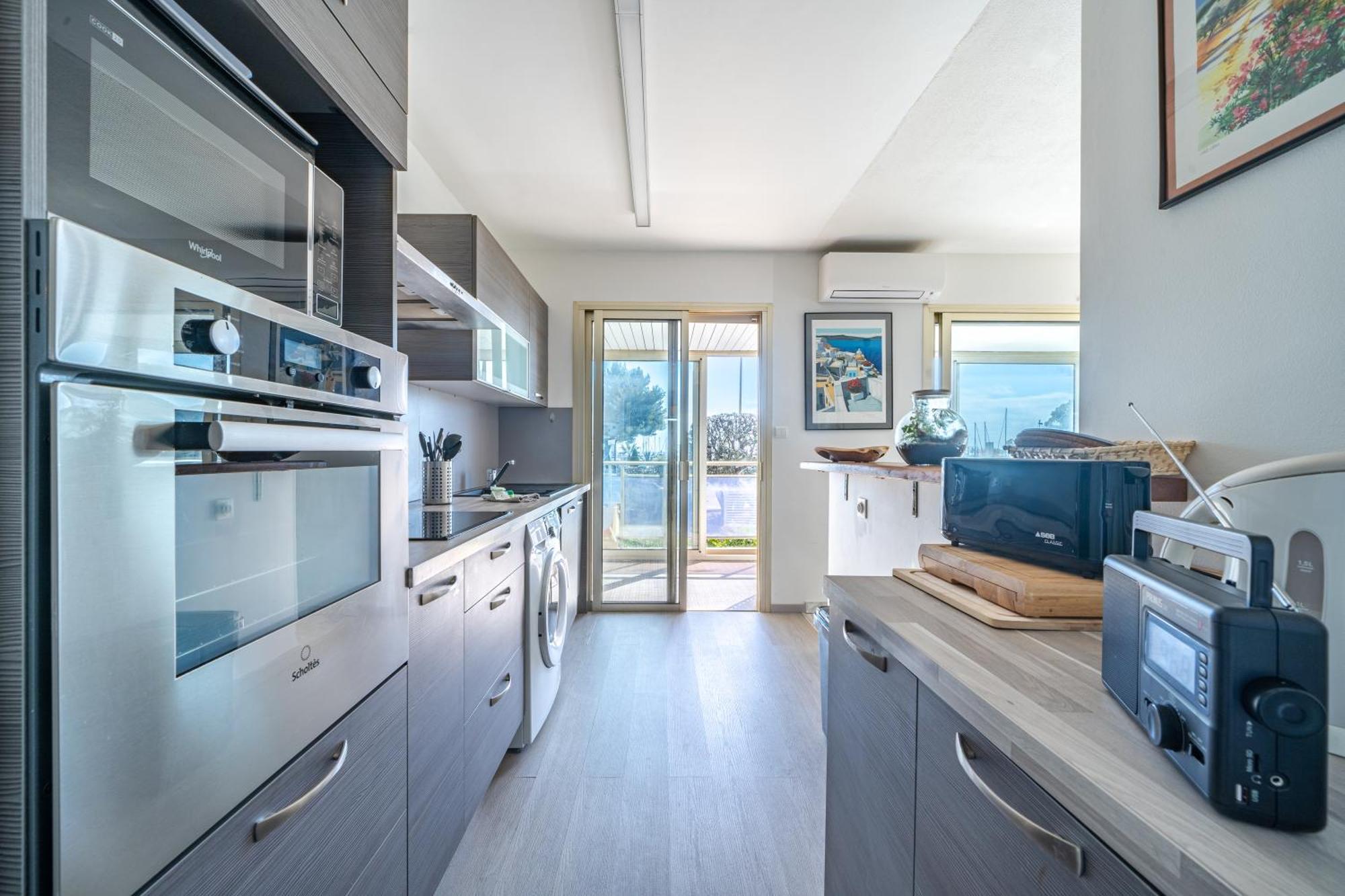 Magnifique 2 Pieces Vue Mer - Parking Proche Plage Saint-Laurent-du-Var Exterior photo