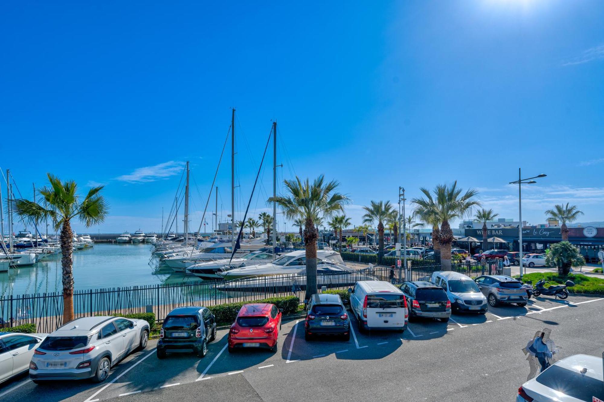 Magnifique 2 Pieces Vue Mer - Parking Proche Plage Saint-Laurent-du-Var Exterior photo