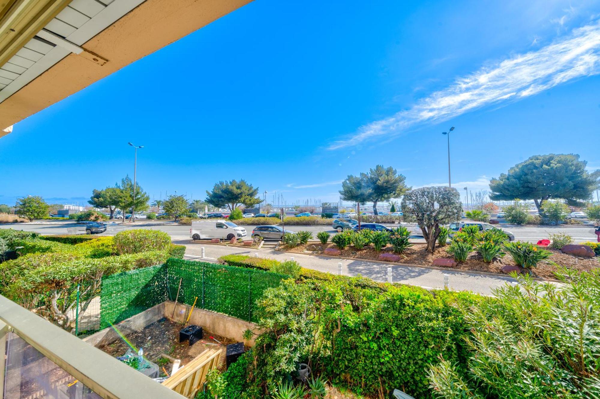 Magnifique 2 Pieces Vue Mer - Parking Proche Plage Saint-Laurent-du-Var Exterior photo